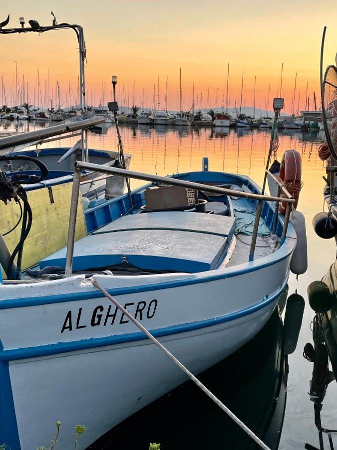 Houseboat Seabreeze Hotel Alghero Exterior photo